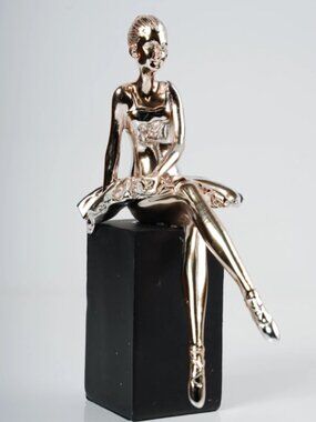 Sitting Ballerina Mary Tay